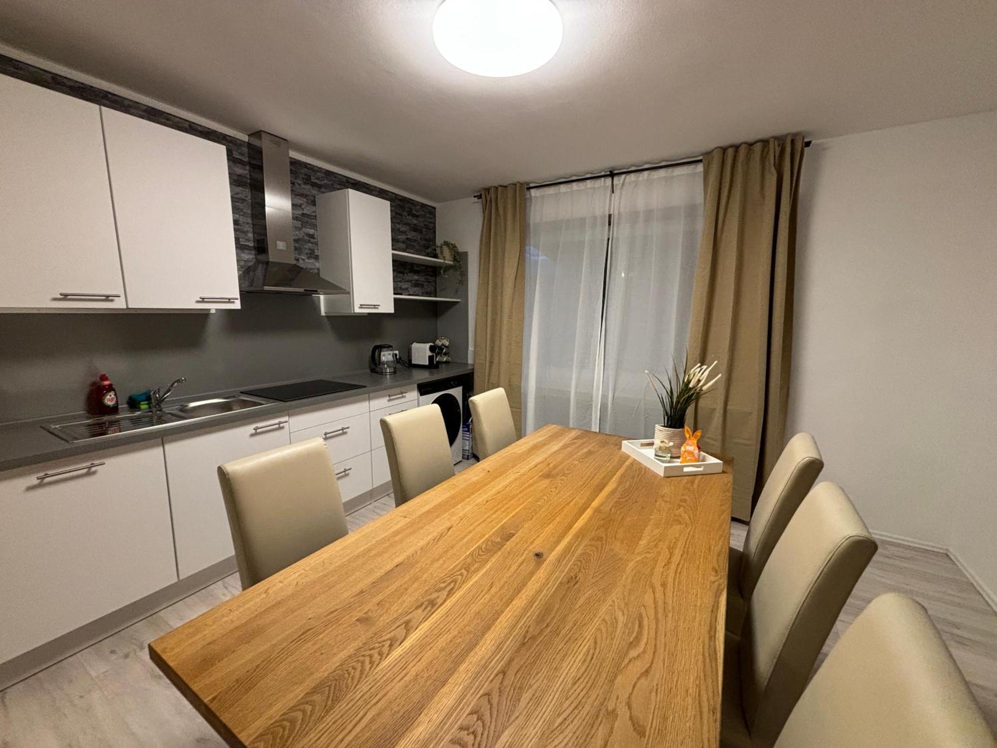 140Qm - 4 Zimmer- Parkplatz - Autobahn - Blauer See - Mallibase Apartments Garbsen Bagian luar foto