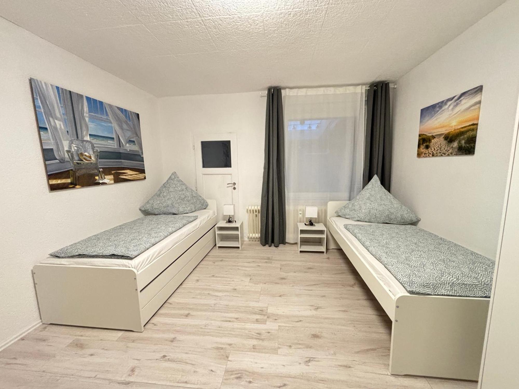 140Qm - 4 Zimmer- Parkplatz - Autobahn - Blauer See - Mallibase Apartments Garbsen Bagian luar foto