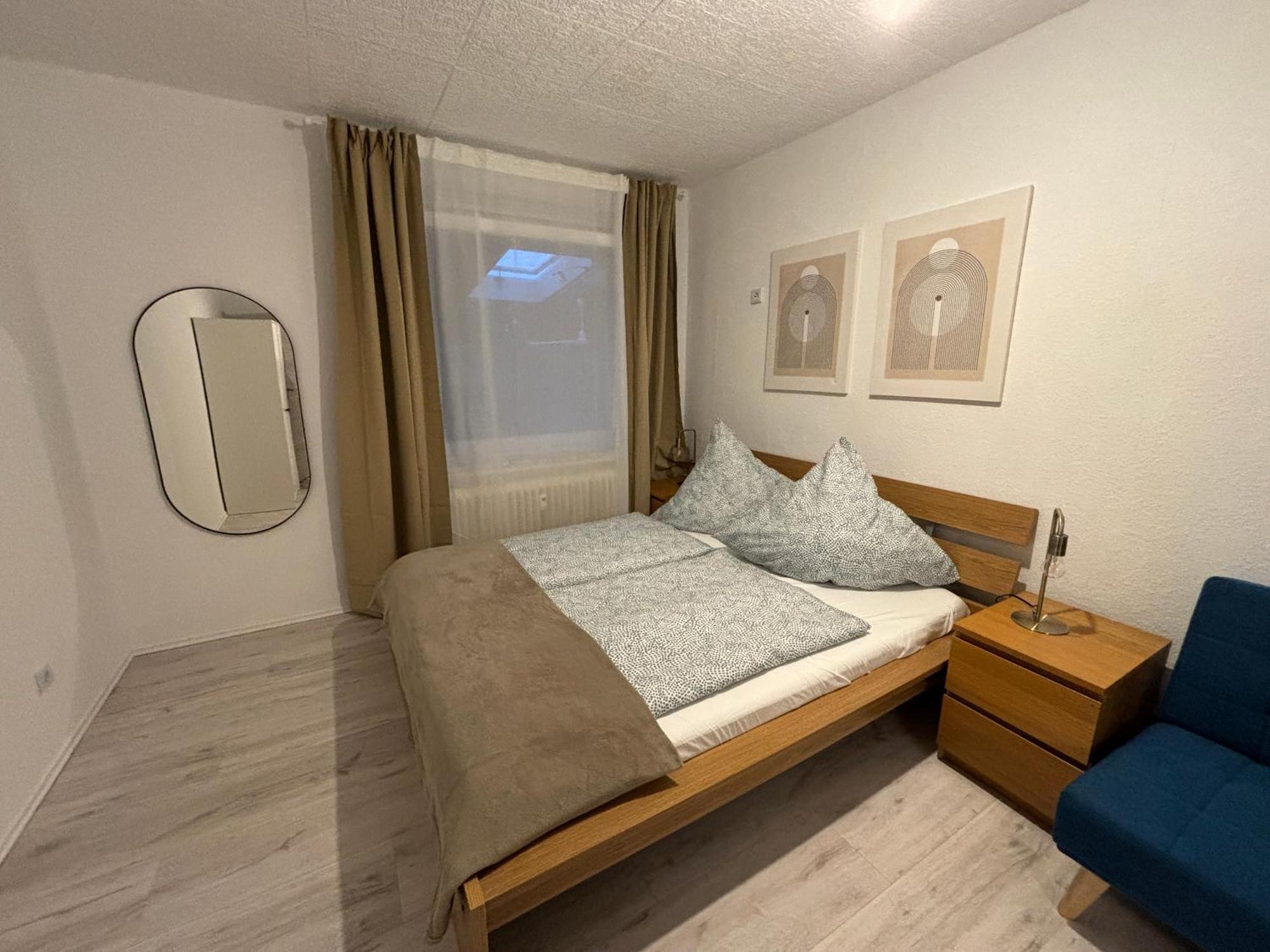 140Qm - 4 Zimmer- Parkplatz - Autobahn - Blauer See - Mallibase Apartments Garbsen Bagian luar foto